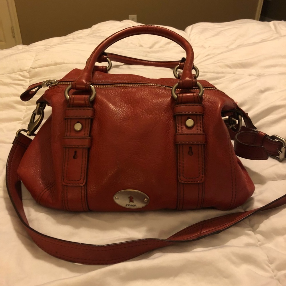 FOSSIL red leather purse